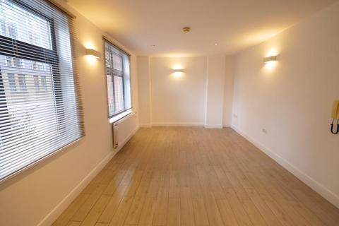 2 bedroom apartment to rent, Tarn House, Manchester