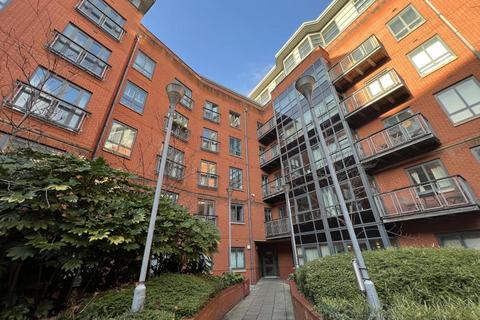 2 bedroom apartment to rent, Tarn House, Manchester