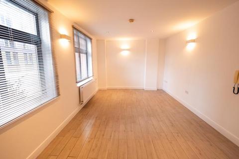 2 bedroom apartment to rent, Tarn House, Manchester