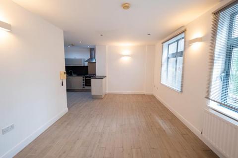 2 bedroom apartment to rent, Tarn House, Manchester