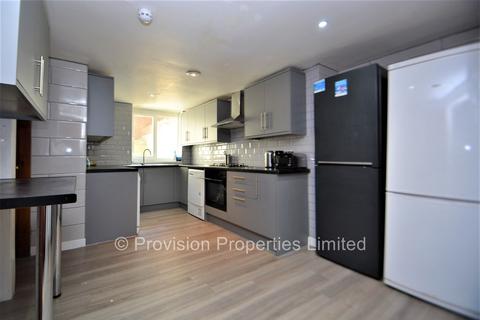 7 bedroom terraced house to rent, Richmond Avenue, Hyde Park LS6