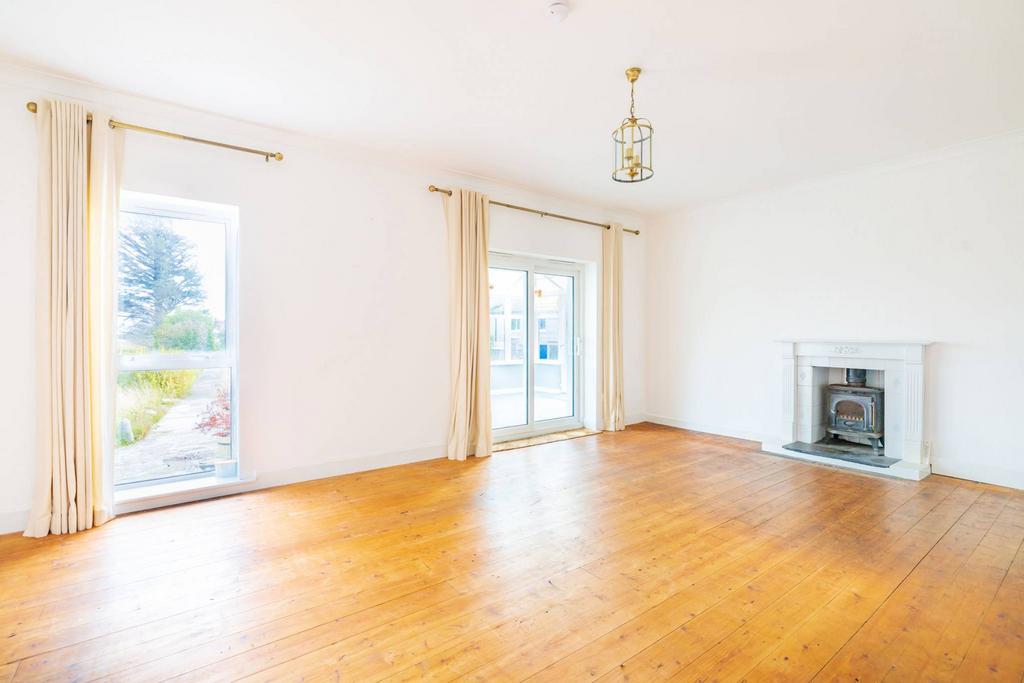 Rhu View 66 Newmarket, Isle Of Lewis, HS2 0DU 4 bed detached house for