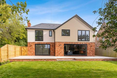 4 bedroom detached house for sale, BRAND NEW in Wycombe Road, Princes Risborough