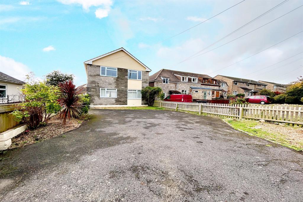 Weymouth 2 bed flat to rent £900 pcm (£208 pw)