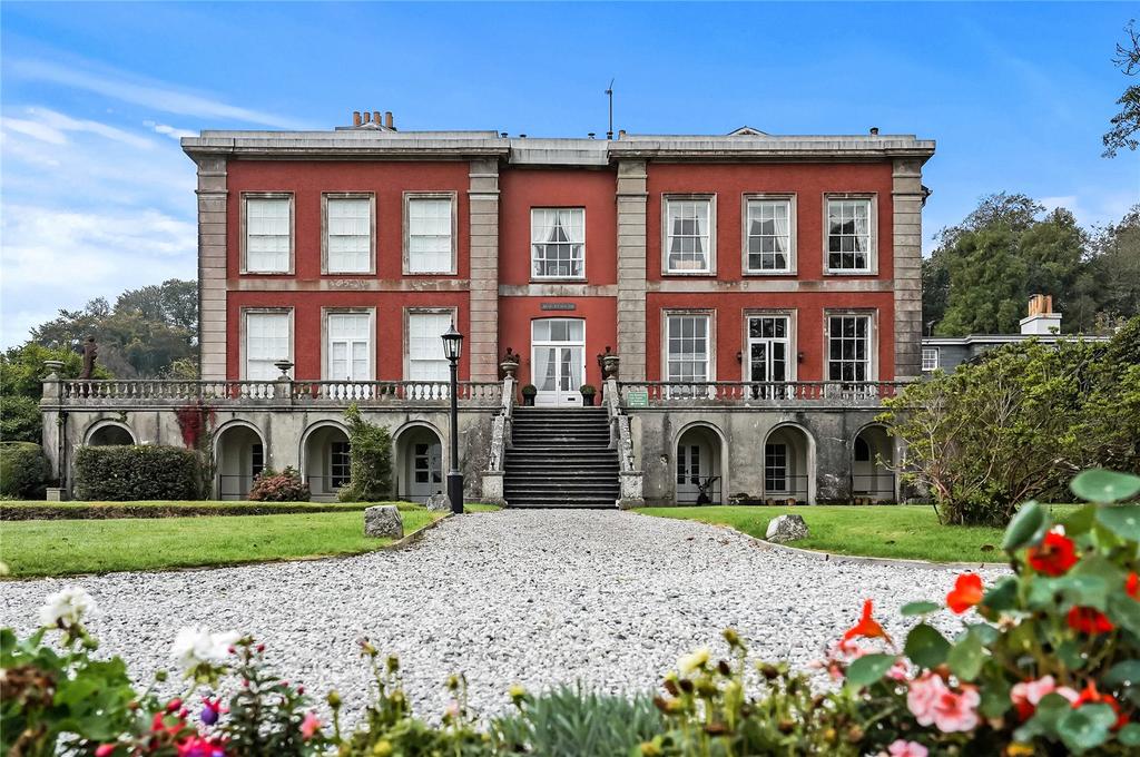 South Brent, Devon, TQ10 4 bed apartment for sale £465,000