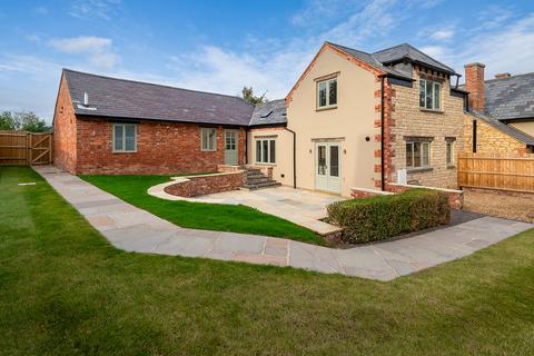 4 bedroom semi-detached house for sale - Wood Burcote, Towcester, Northamptonshire NN12 6JR
