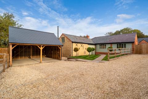 4 bedroom semi-detached house for sale - Wood Burcote, Towcester, Northamptonshire NN12 6JR