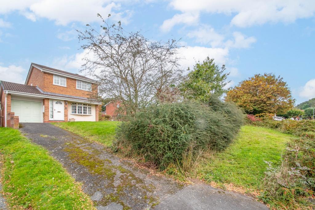 Neighbrook Close, heath, Redditch, Worcestershire, B97 3 bed