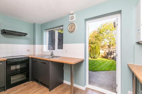 2 bedroom terraced house to rent, Kestrel Close, Winchester