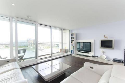 2 bedroom flat for sale, Western Gateway, Royal Docks, London, E16