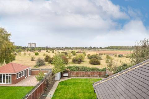 23 Alderney Avenue, Hounslow, TW5 0QN