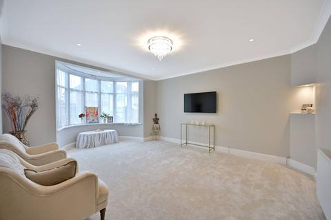 23 Alderney Avenue, Hounslow, TW5 0QN