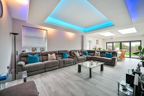 23 Alderney Avenue, Hounslow, TW5 0QN