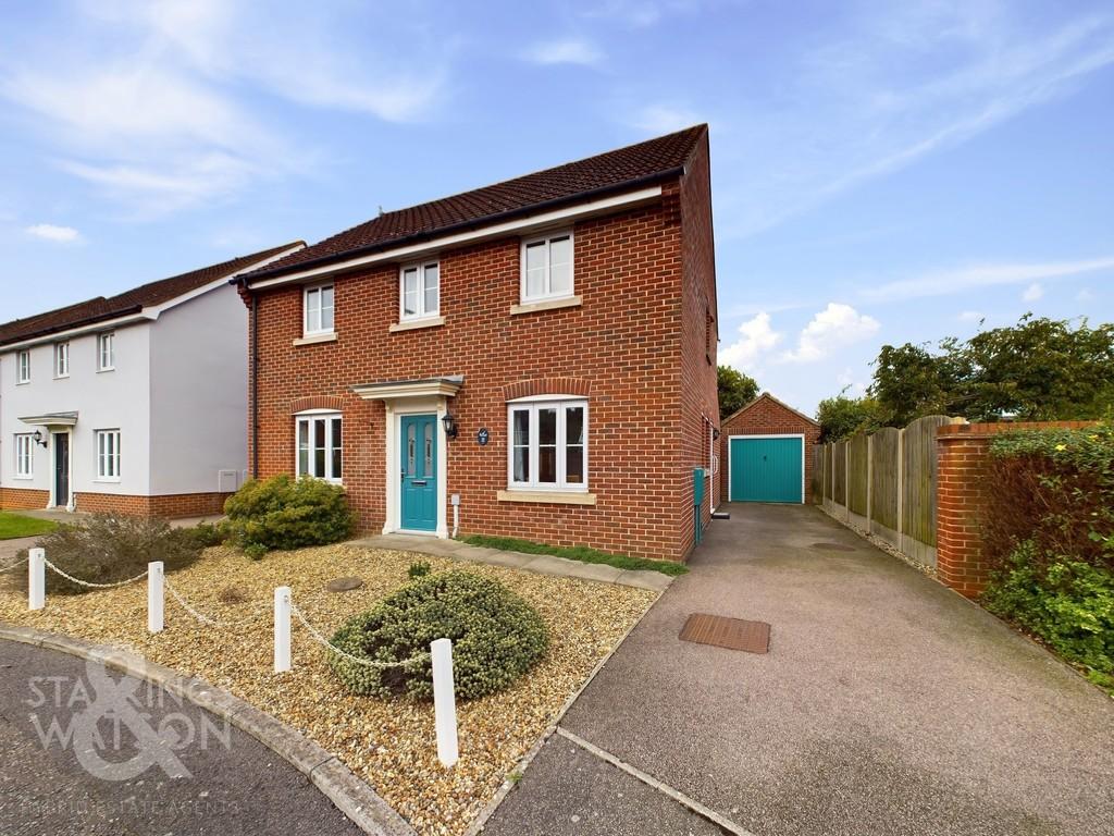 Fairfield Close, Long Stratton, Norwich 4 bed detached house for sale