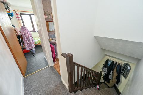 8 Rembrandt Close, Cannock, WS11 7GW