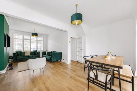 132 Dumbreck Road, London, SE9 1XD