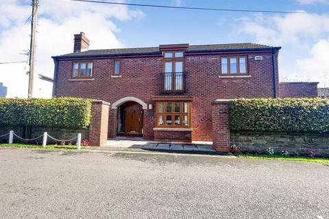 4 bedroom detached house for sale, Tempest Road, Chew Moor