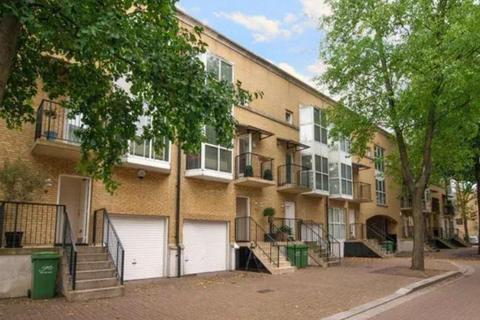 5 bedroom terraced house to rent, Princes Court, Canada Water, London, SE16 7TD
