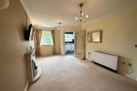 1 bedroom retirement property for sale, Limpsfield Road, Warlingham, Surrey, CR6 9RL