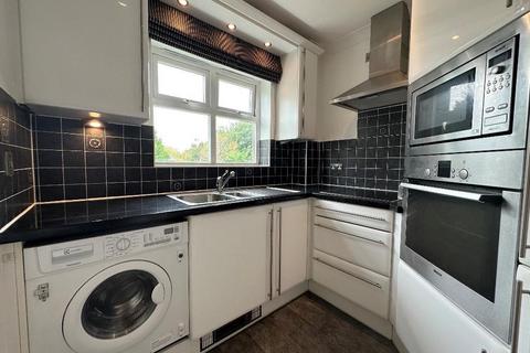 1 bedroom retirement property for sale, Limpsfield Road, Warlingham, Surrey, CR6 9RL