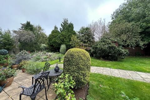 1 bedroom retirement property for sale, Limpsfield Road, Warlingham, Surrey, CR6 9RL