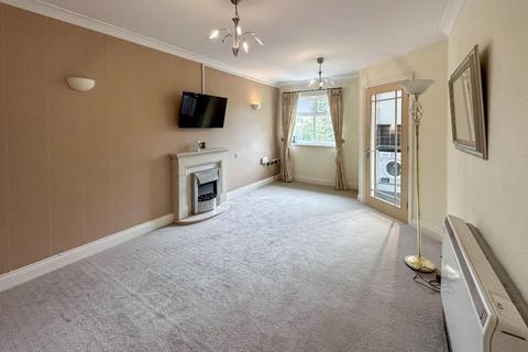 1 bedroom retirement property for sale, Limpsfield Road, Warlingham, Surrey, CR6 9RL