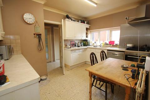 69 Fontygary Road, Rhoose, Barry, CF62 3DT