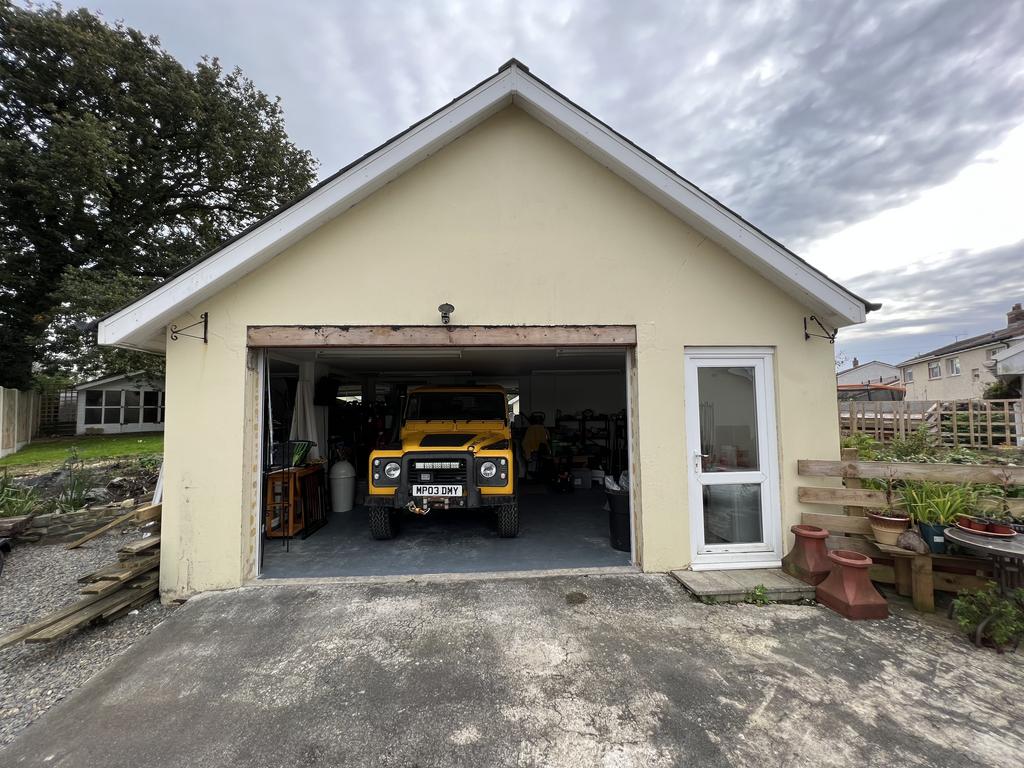 Detached Garage