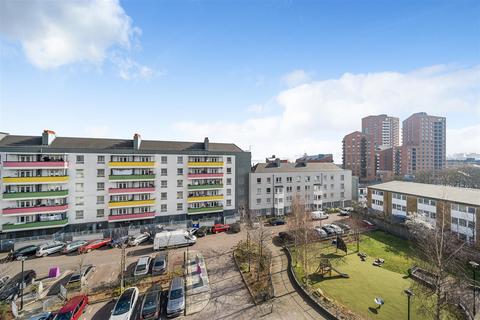 2 bedroom flat for sale, Brimsdown House, Bow E3