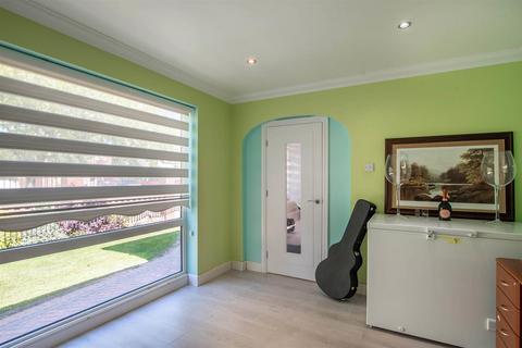 2 Hakehill Close, Doncaster, DN4 7EY