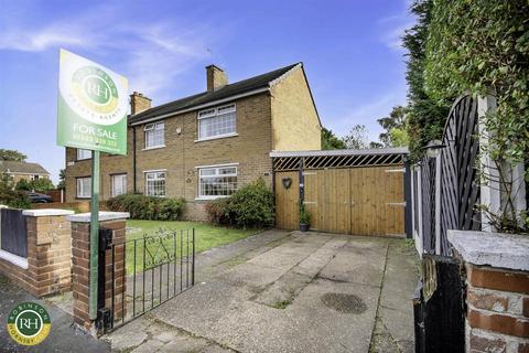 2 Cedar Road, Armthorpe, Doncaster, DN3 3HH