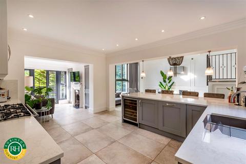 54 Bawtry Road, Bessacarr, Doncaster, DN4 7BQ