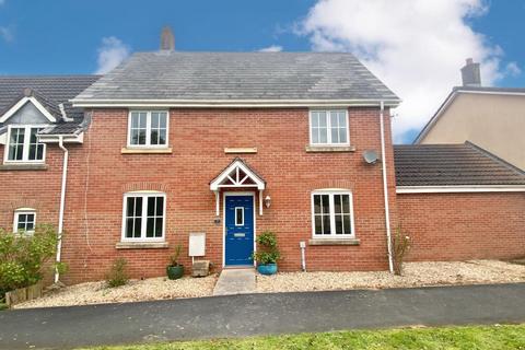 4 bedroom semi-detached house to rent, Waylands Road, TIVERTON, Devon