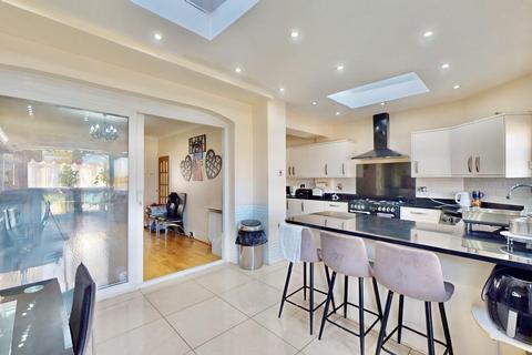 117 Herent Drive, Ilford, IG5 0HF
