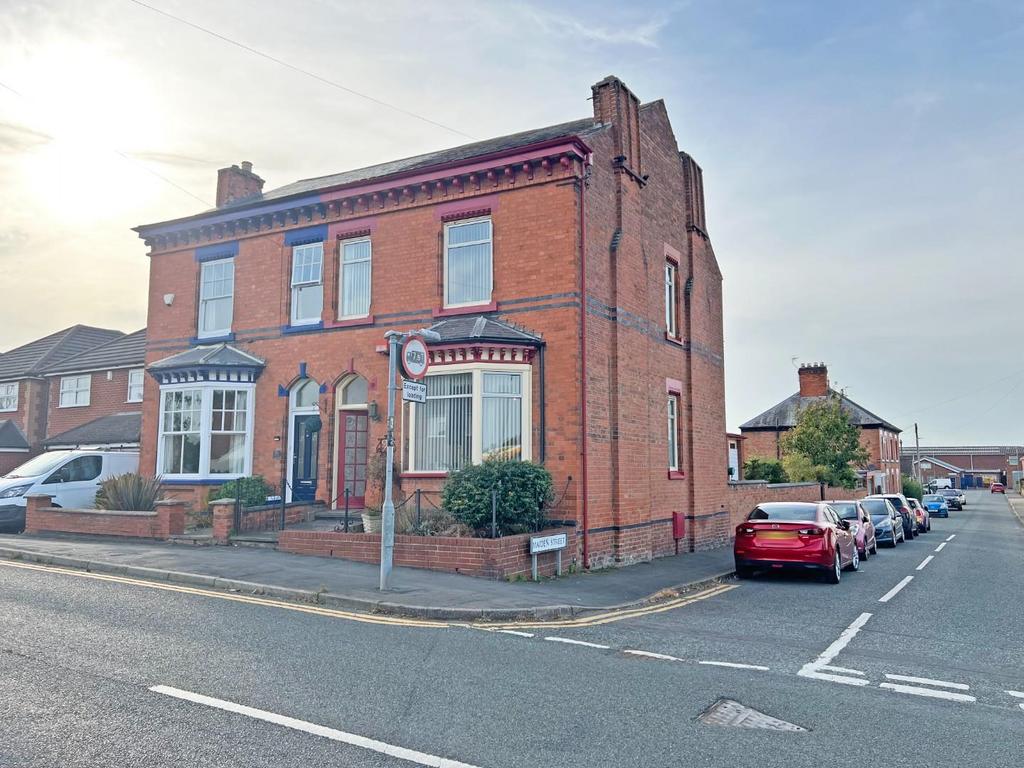 Fosse Way, Syston, Leicestershire 3 bed semidetached house for sale £365,000