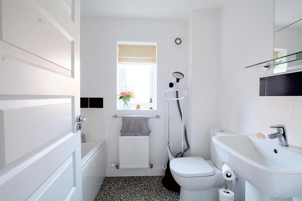 DSC 8732bathroom.jpeg
