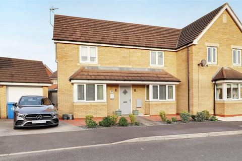 3 bedroom semi-detached house for sale, Munstead Way, Brough