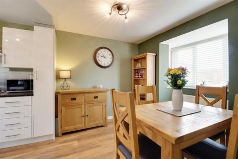 3 bedroom semi-detached house for sale, Munstead Way, Brough