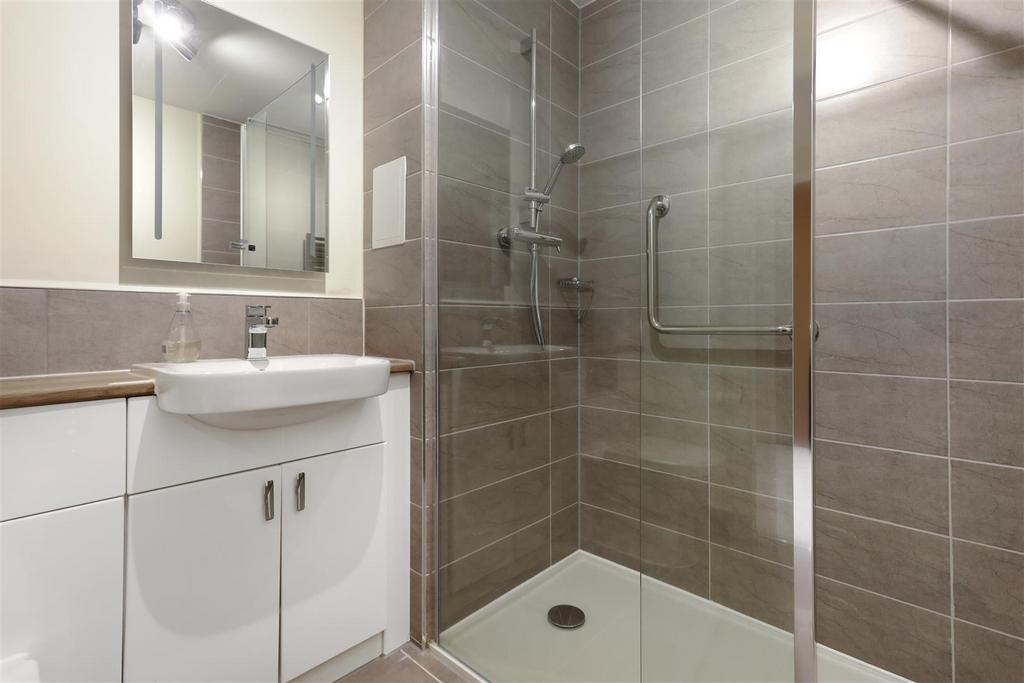 Shower Rm.29 RWD.JPG