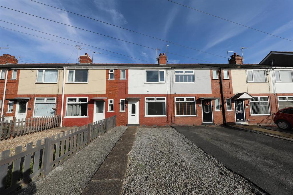Meadowbank Road, Hull 2 bed terraced house for sale £120,000