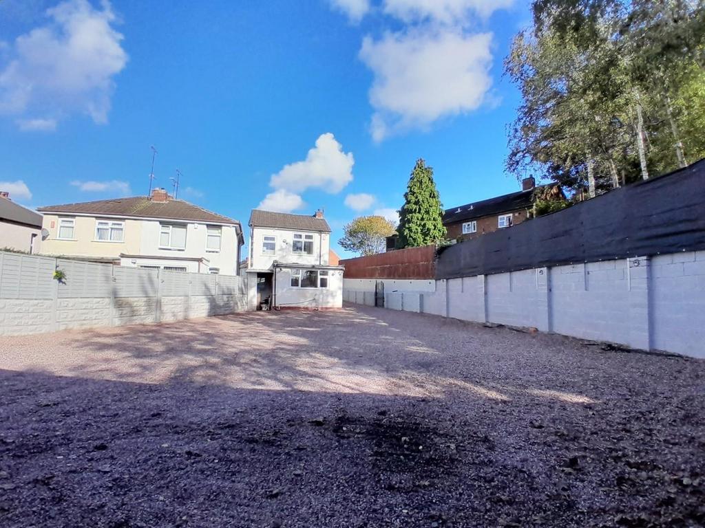 Road, West Bromwich 3 bed detached house £280,000