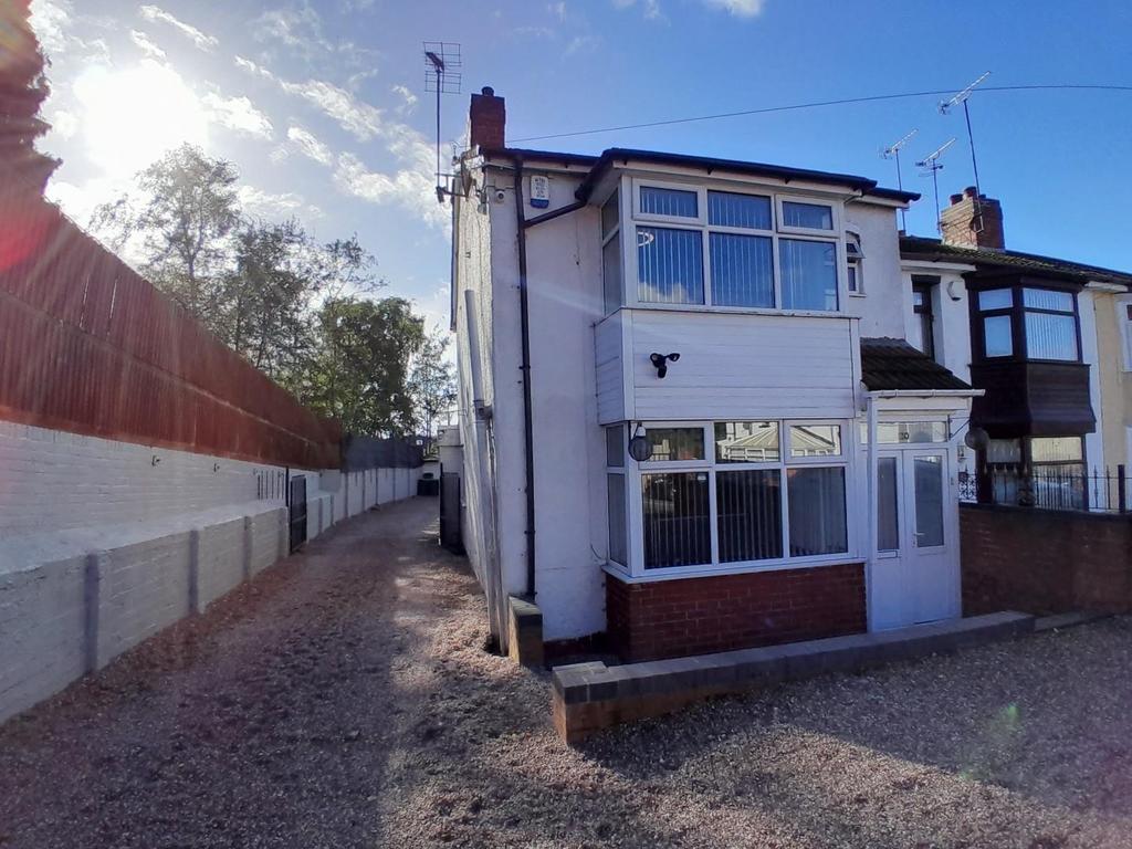 Road, West Bromwich 3 bed detached house £280,000