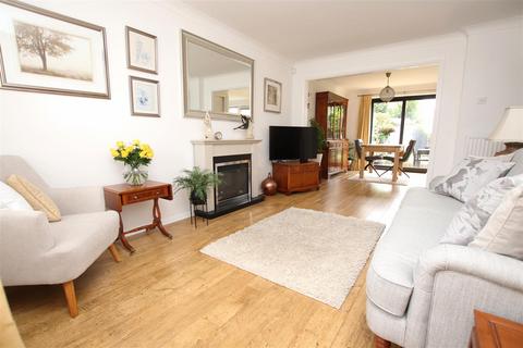 15 Millfield Drive, Northfleet, Gravesend, DA11 8BH