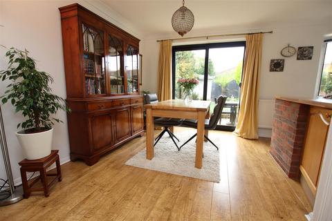 15 Millfield Drive, Northfleet, Gravesend, DA11 8BH