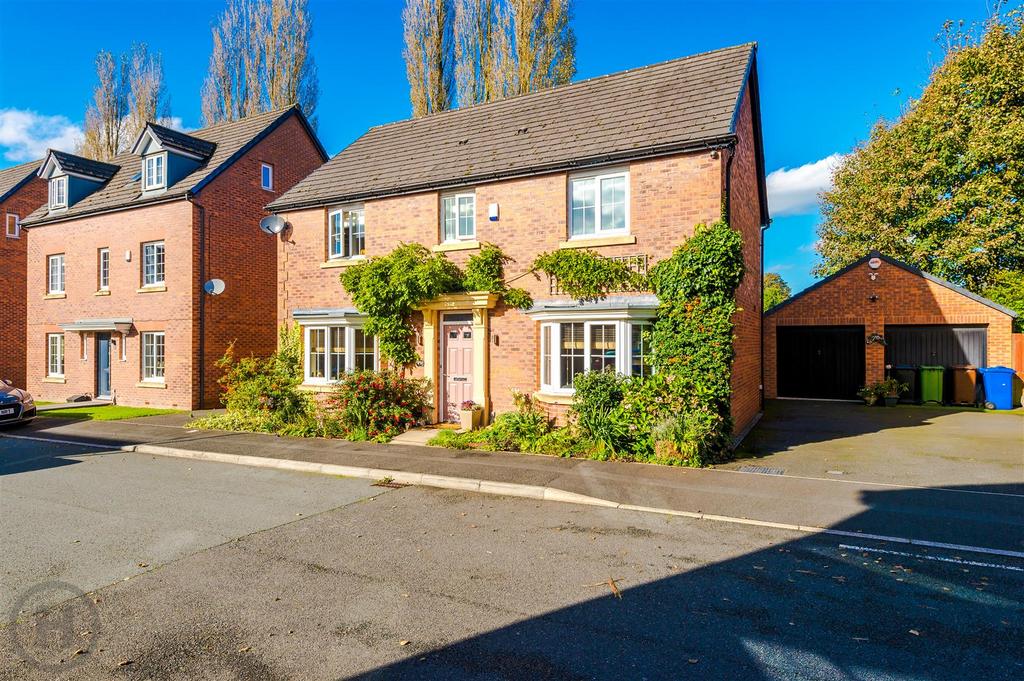 North Croft, Atherton, Manchester 4 bed detached house for sale £325,000