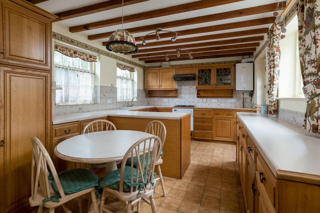 Carters Lane, Tiddington, StratforduponAvon 3 bed terraced house for