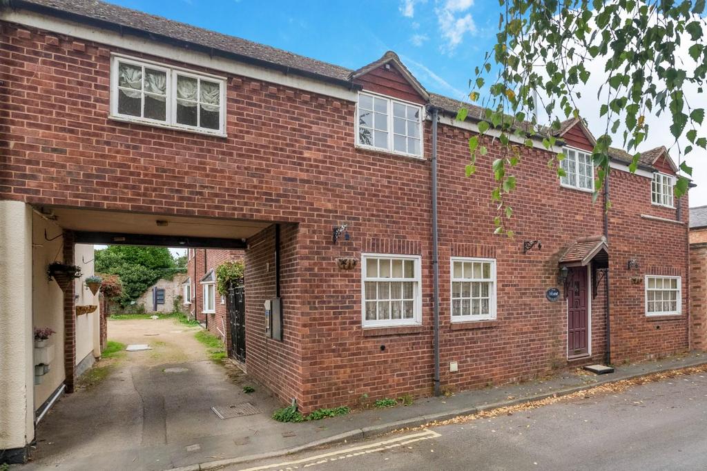 Carters Lane, Tiddington, StratforduponAvon 3 bed terraced house for sale £305,000