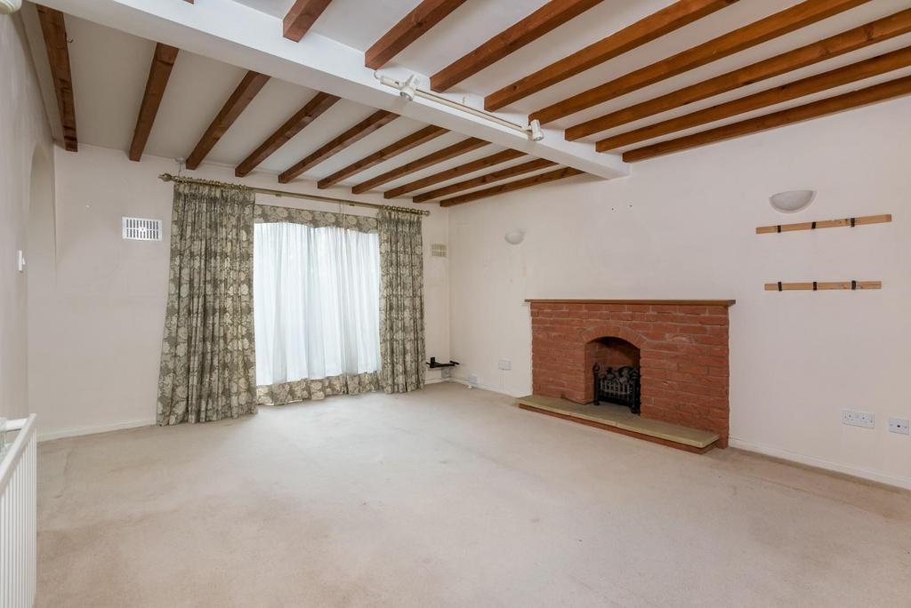 Carters Lane, Tiddington, StratforduponAvon 3 bed terraced house for