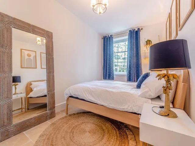 Bedroom 1.jpeg