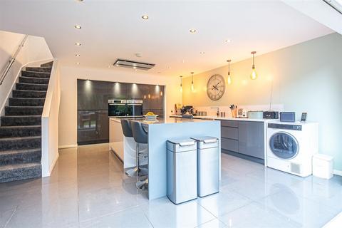 112 Westwick Crescent, Sheffield, S8 7DJ
